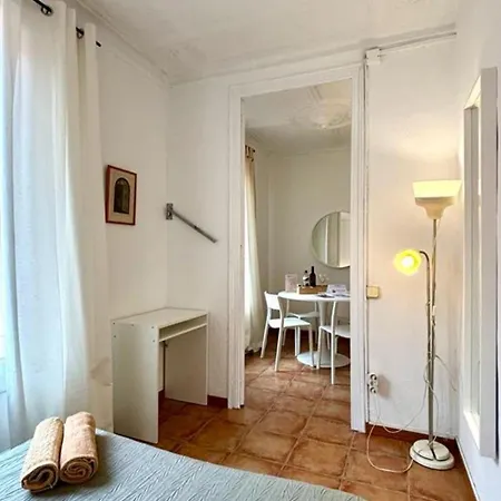 S4d Cozy Ploblesec Apartment